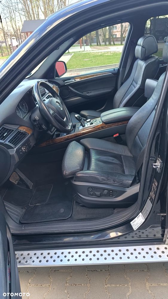 BMW X5 xDrive48i - 9