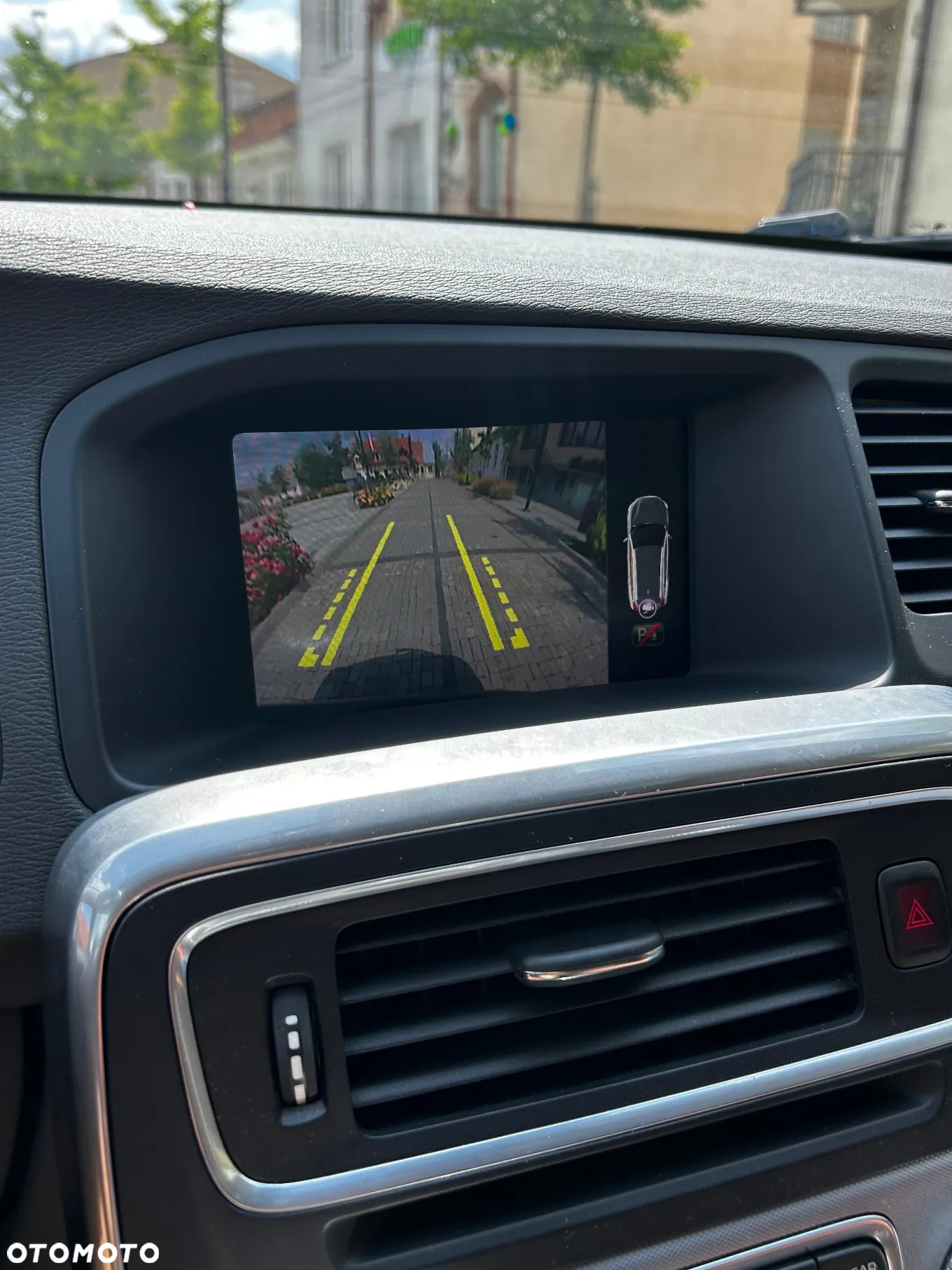 Volvo V60 Cross Country - 15