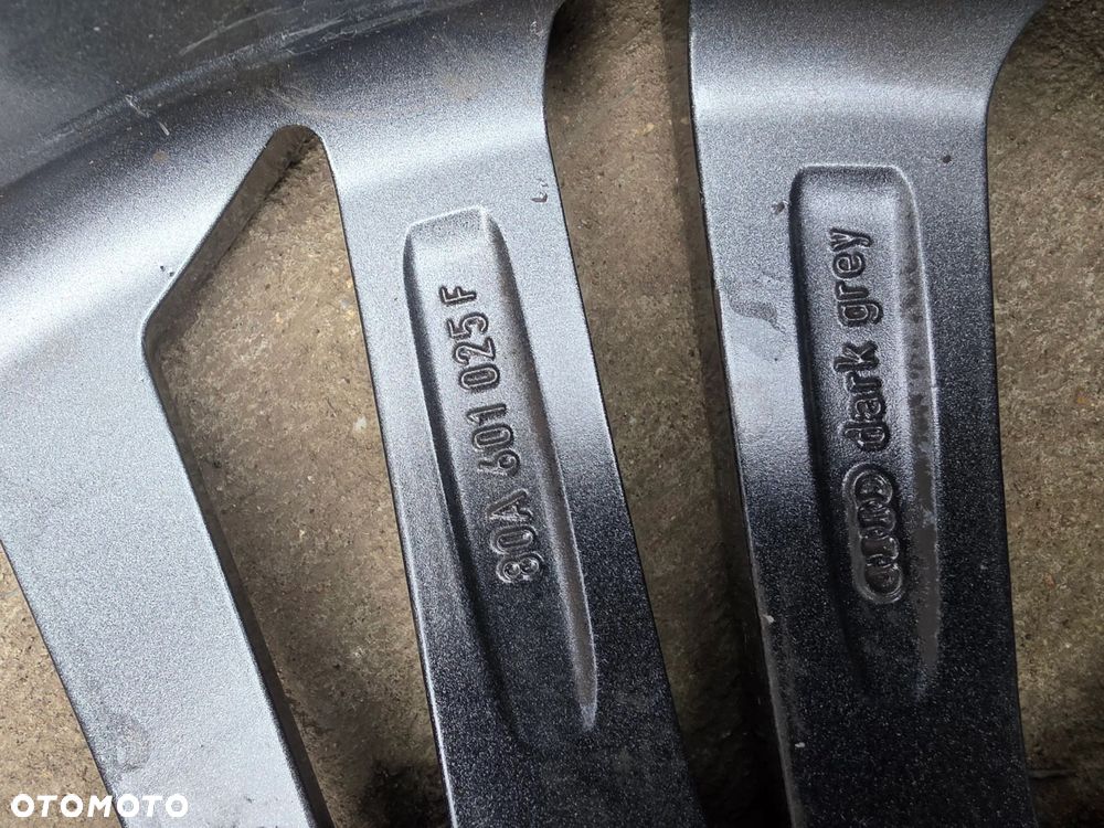 FELGA ALUMINIOWA AUDI Q5 80A FY VW SEAT 8.0J R20 ET39 80A601025AE / F S3/26 - 8