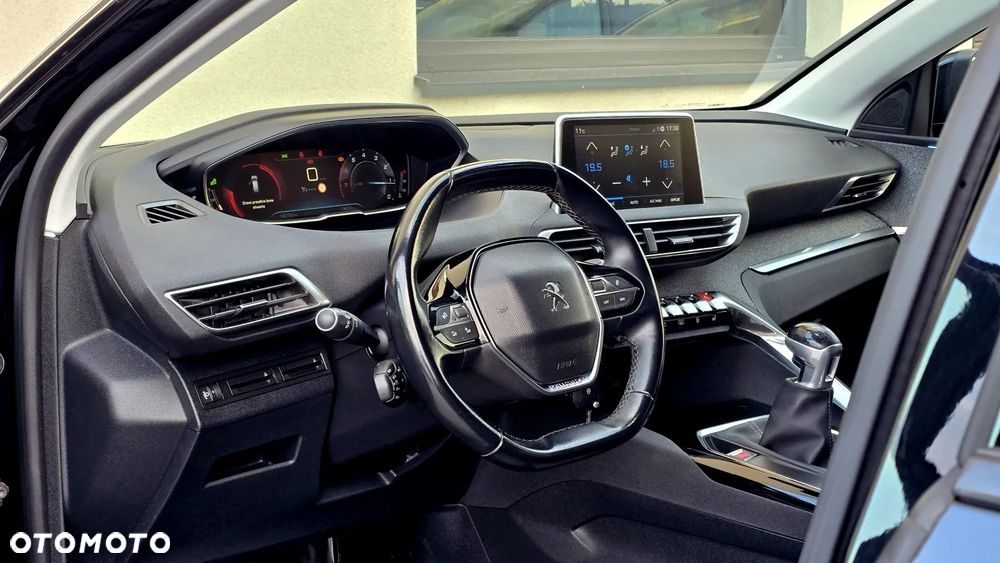 Peugeot 3008 1.2 PureTech Allure S&S - 19