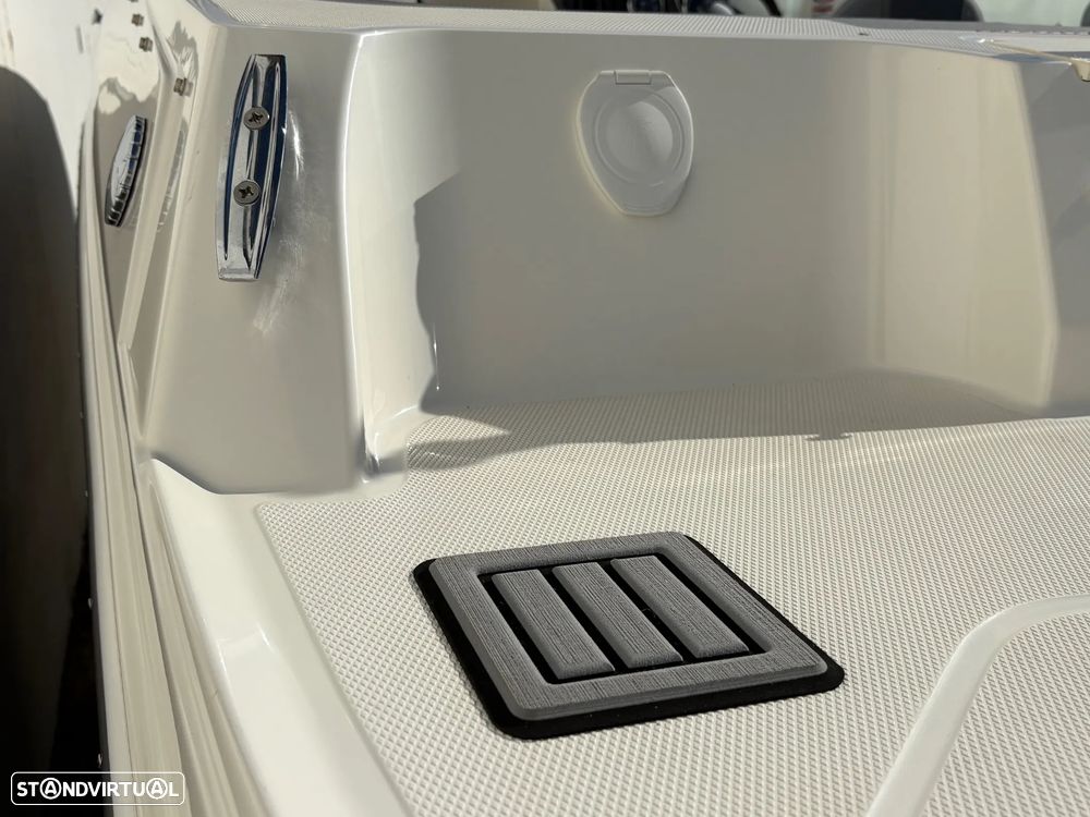 Bayliner VR4 OB - 11