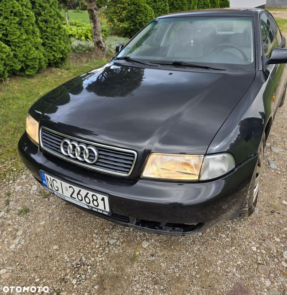 Audi A4 Limousine - 1