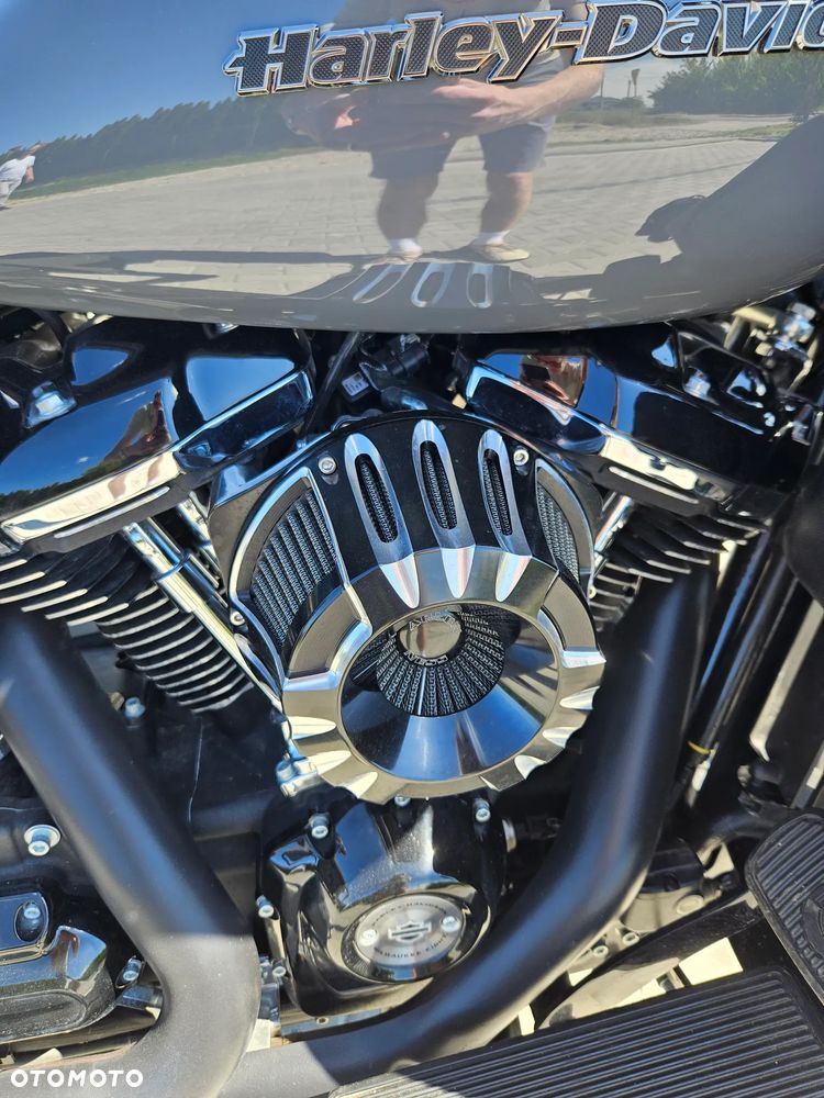 Harley-Davidson Touring Ultra Limited - 21