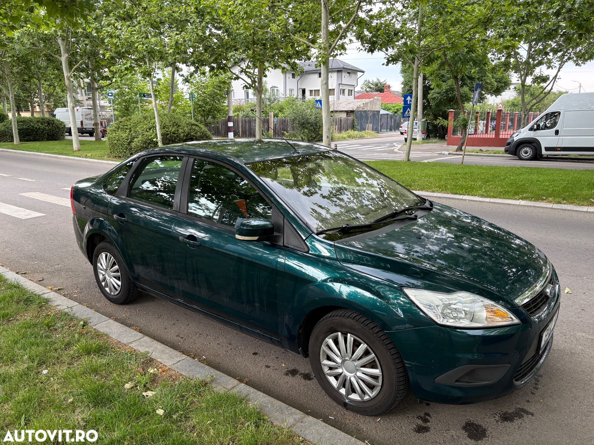 Ford Focus 1.6i Ambiente - 1
