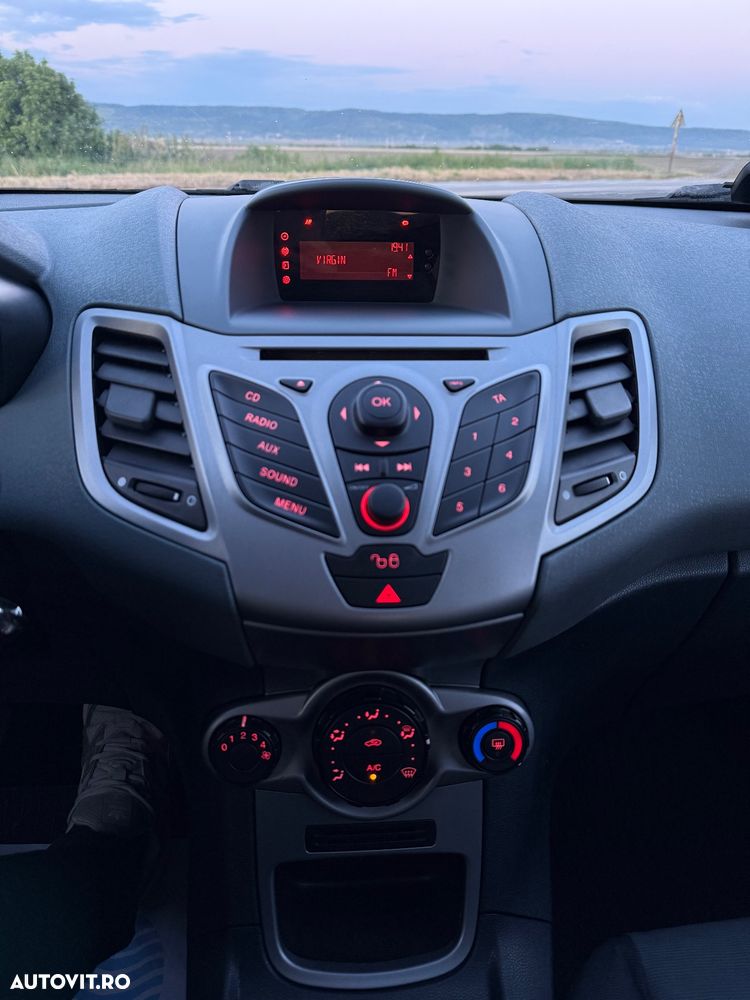 Ford Fiesta 1.4i Titanium - 15