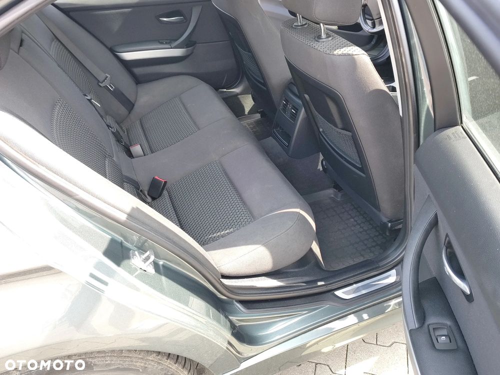 BMW Seria 3 318d - 12