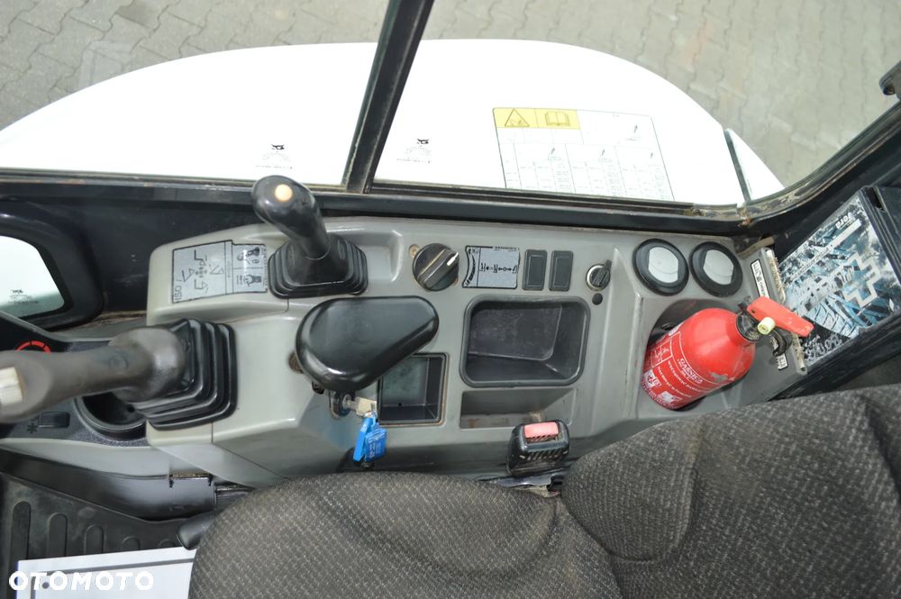 Bobcat E35 - 12