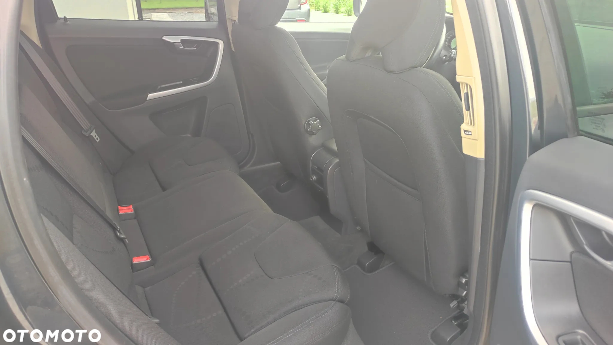 Volvo XC 60 D4 Edition Pro - 24