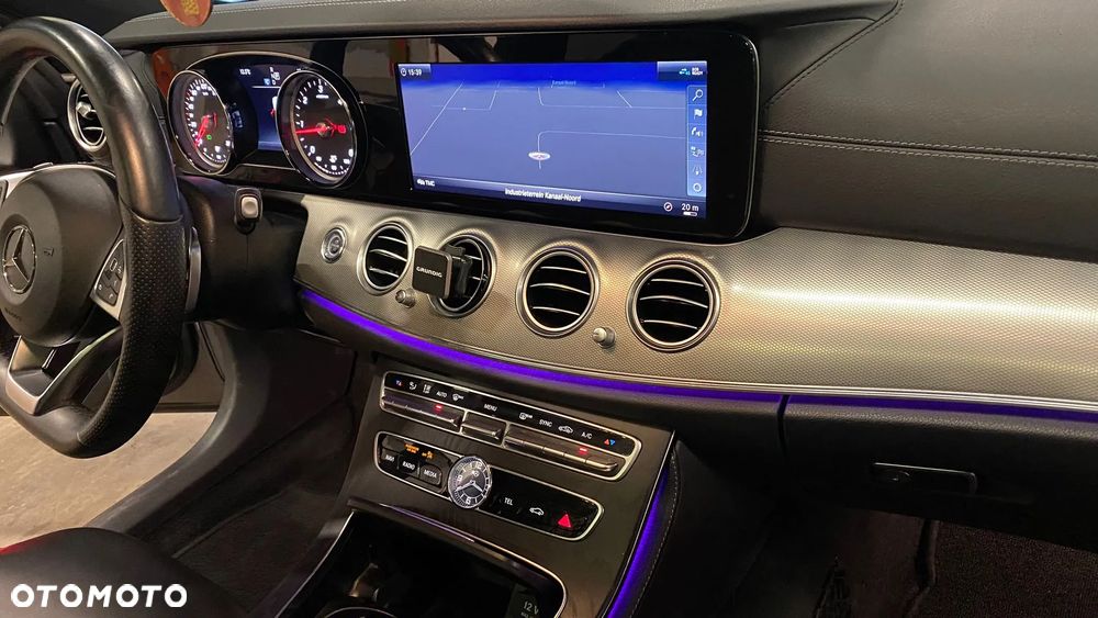 Mercedes-Benz Klasa E 200 d 9G-TRONIC - 9