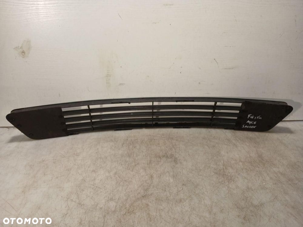 ATRAPA KRATKA W ZDERZAK PRZÓD DOLNA FORD FIESTA MK6 02-05r. 2S61-A018A58-A - 4