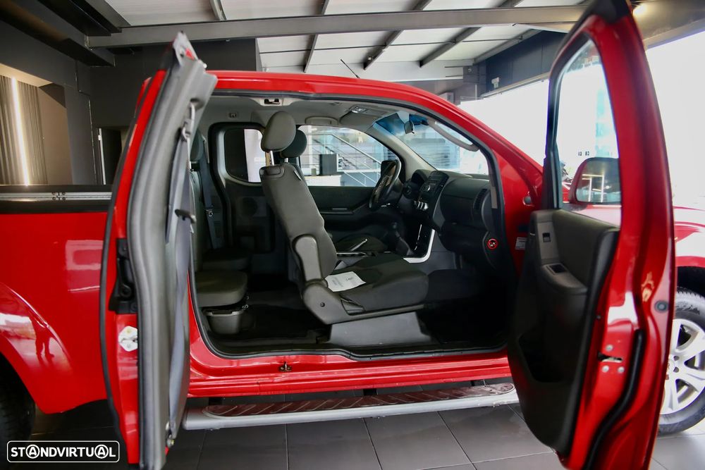 Nissan Navara 2.5 dCi CD LE Hi-Tech 4WD - 16