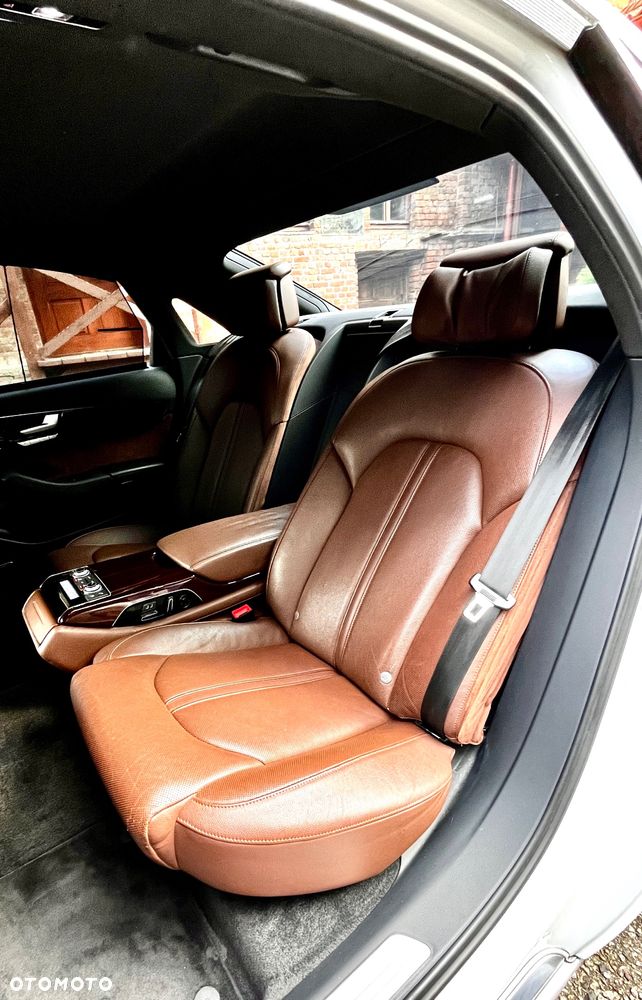 Audi A8 3.0 TDI DPF clean diesel quattro tiptronic Lang - 32