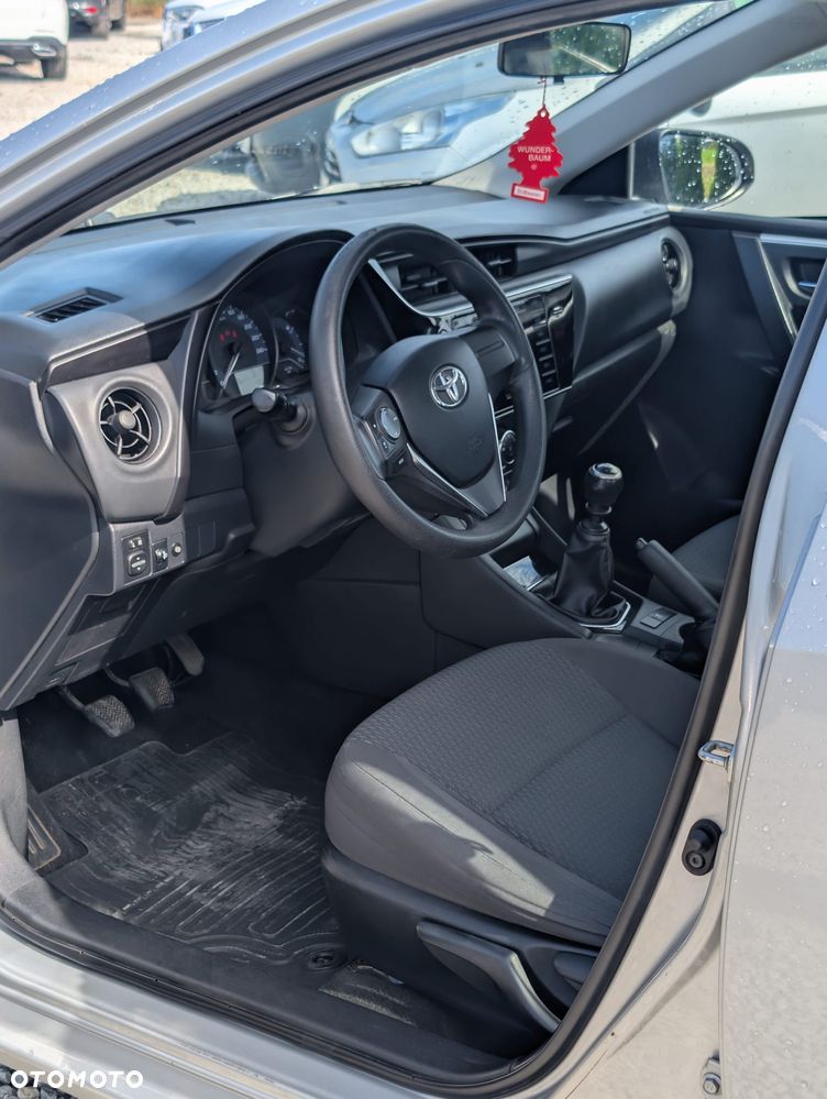 Toyota Corolla 1.4 D-4D Comfort - 19