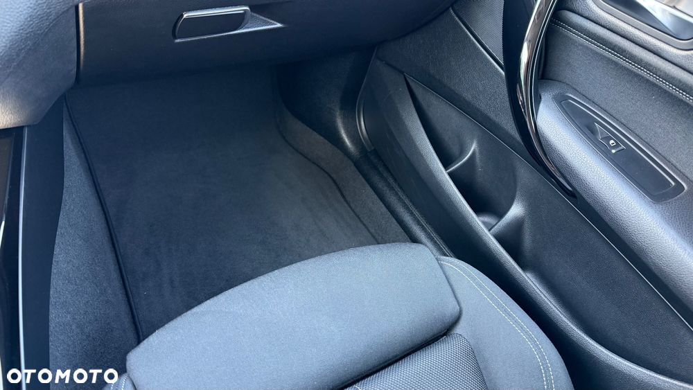 BMW Seria 1 118i Sport Line - 33