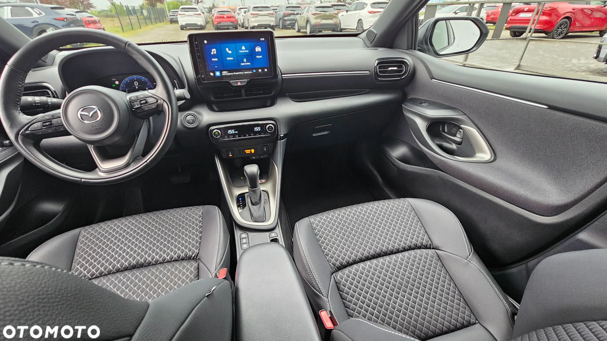 Mazda 2 Hybrid - 12