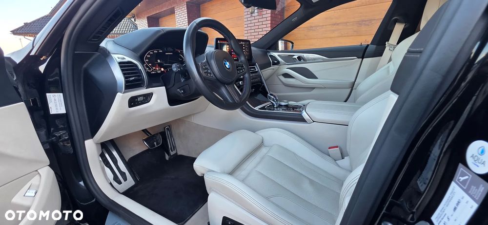 BMW Seria 8 - 26