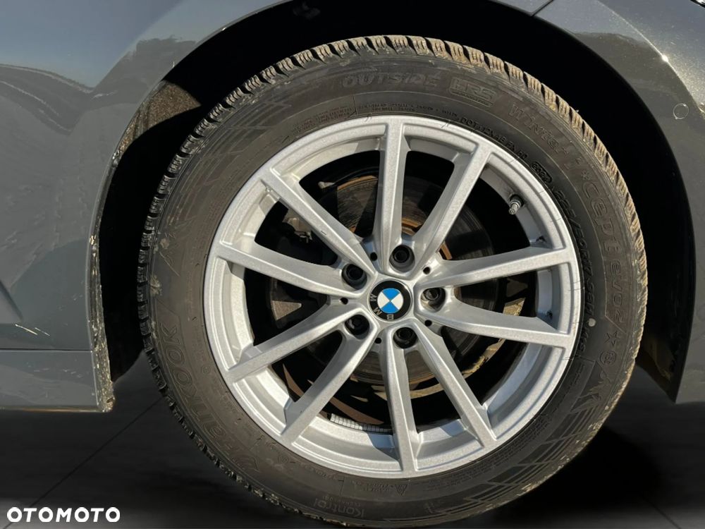 BMW Seria 3 320d xDrive - 24