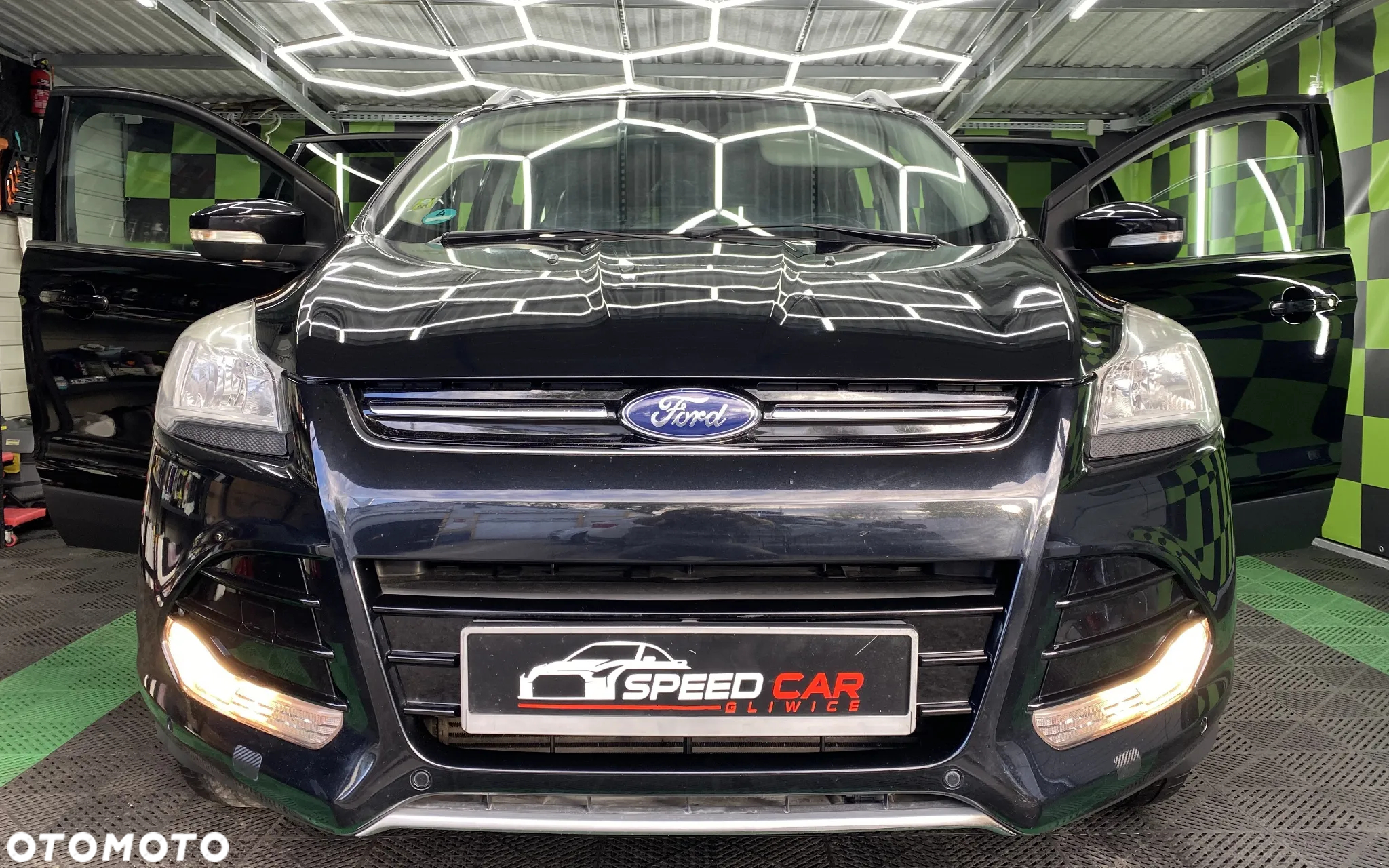 Ford Kuga 2.0 TDCi 4WD Titanium Plus - 3