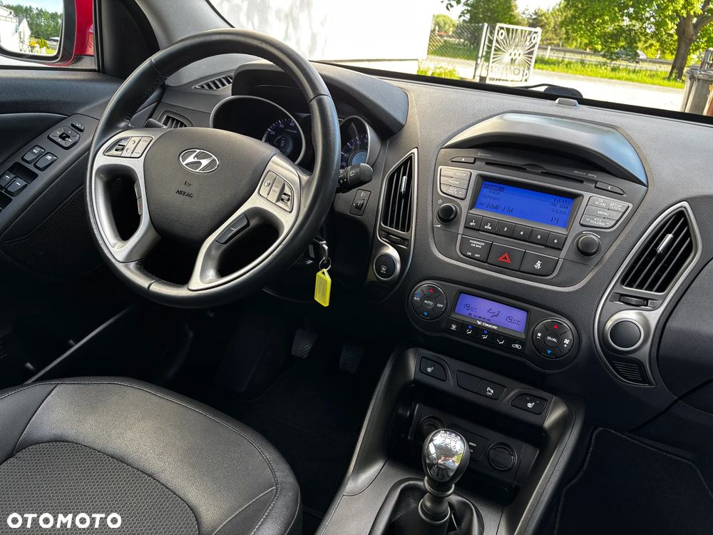 Hyundai ix35 1.6 2WD Fifa World Cup Edition - 29