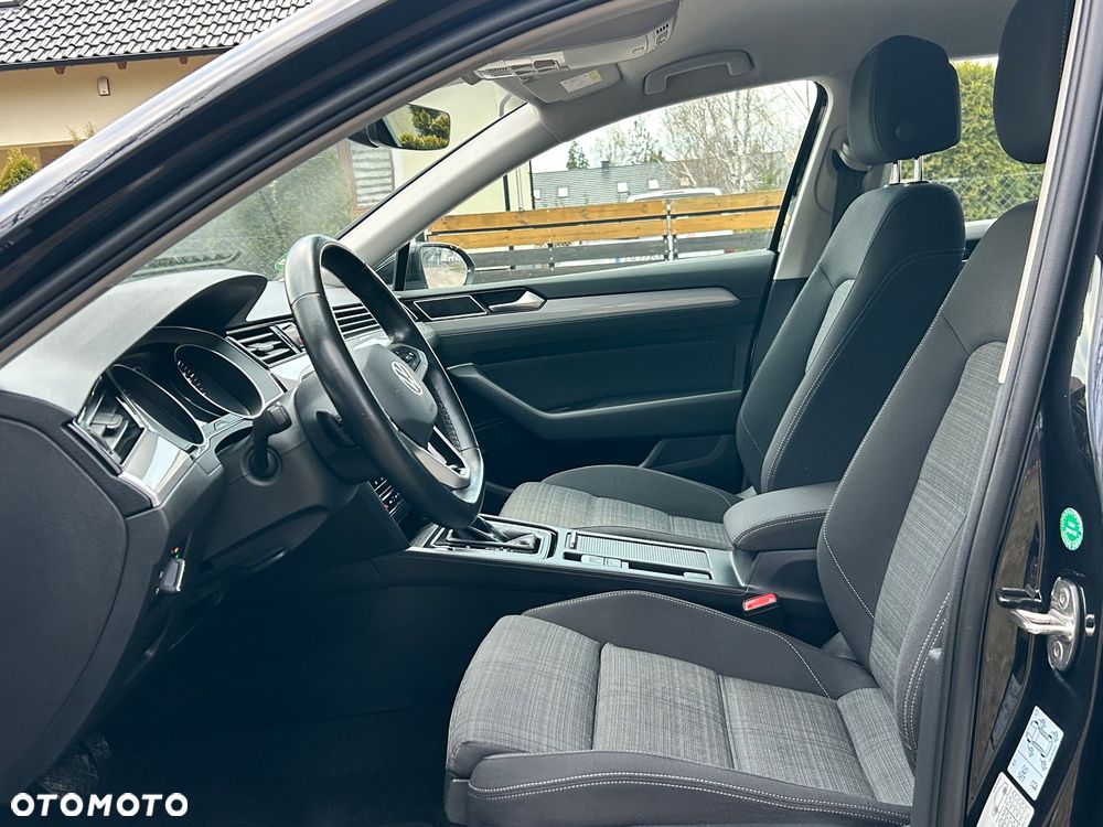 Volkswagen Passat 2.0 TDI SCR Comfortline DSG - 19