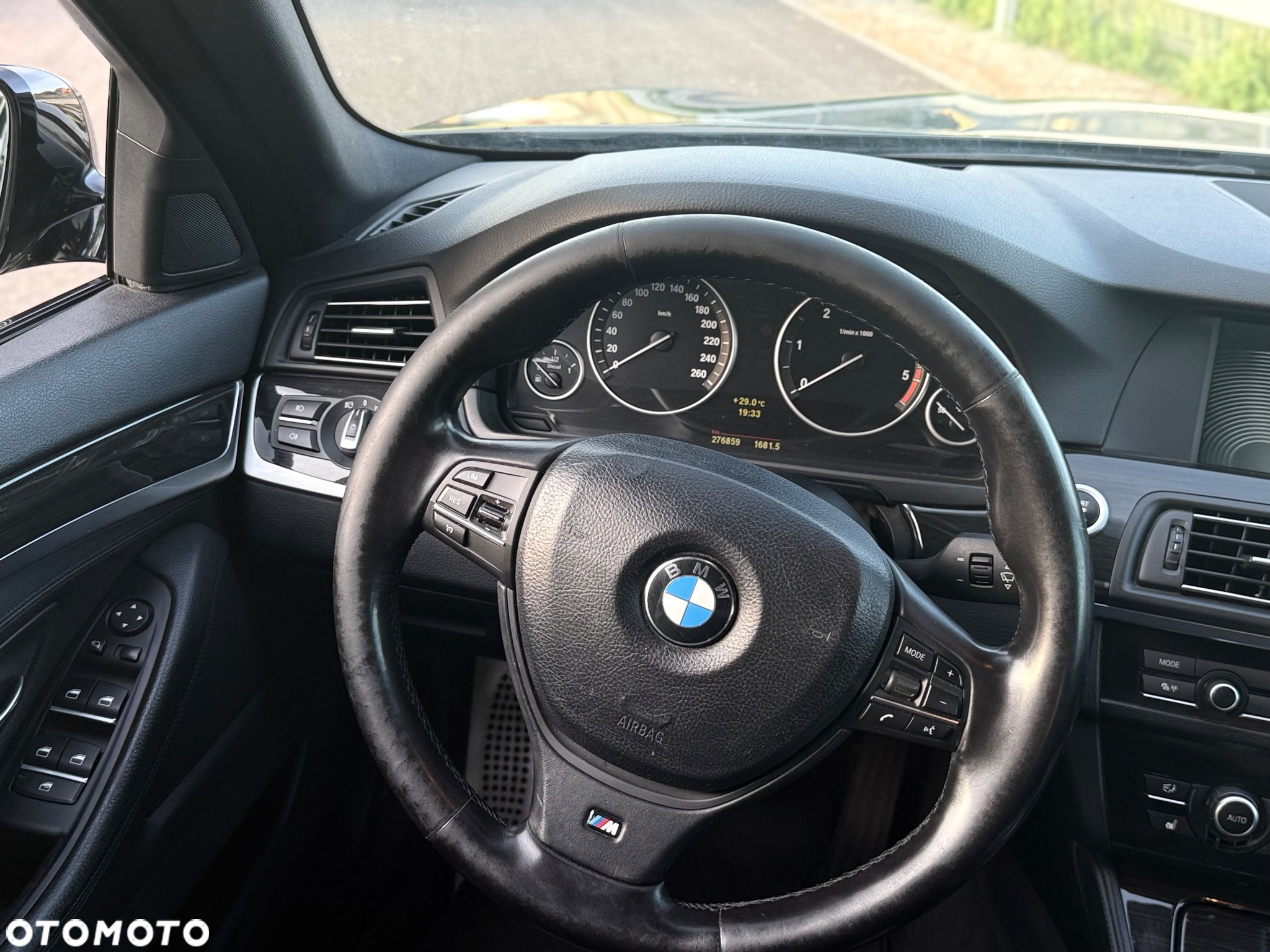 BMW Seria 5 525d Touring - 13