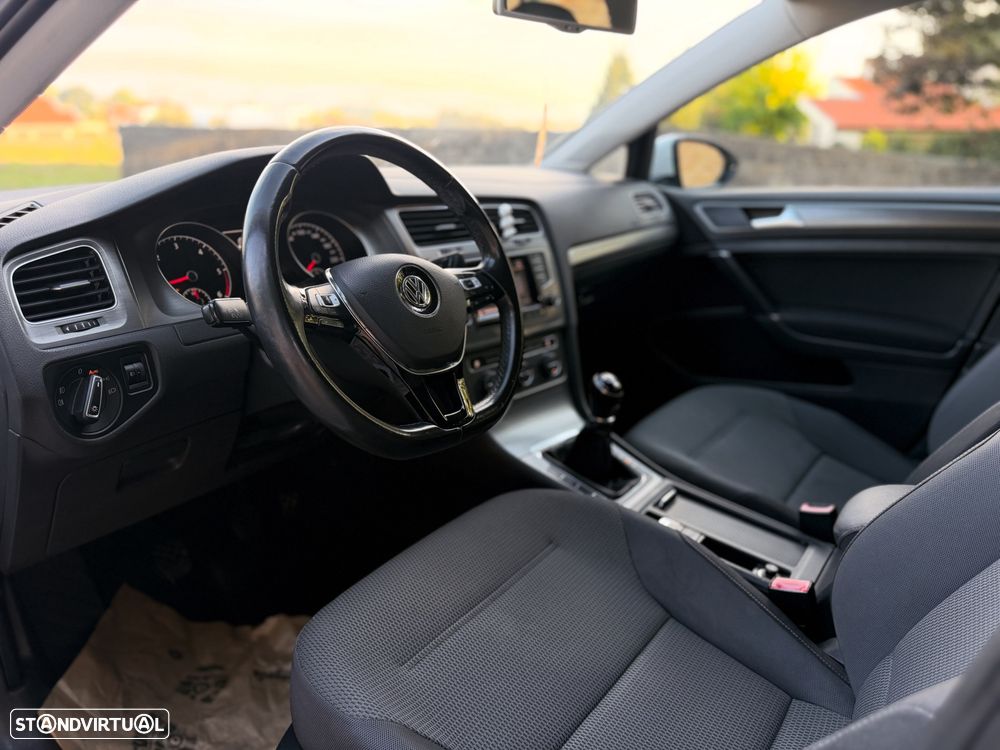 VW Golf 1.6 TDi DPF Highline - 15