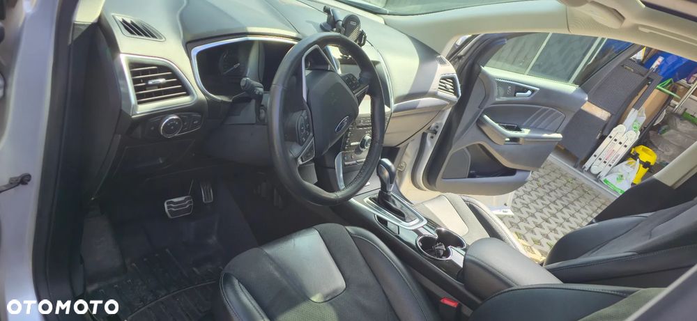 Ford Edge - 22