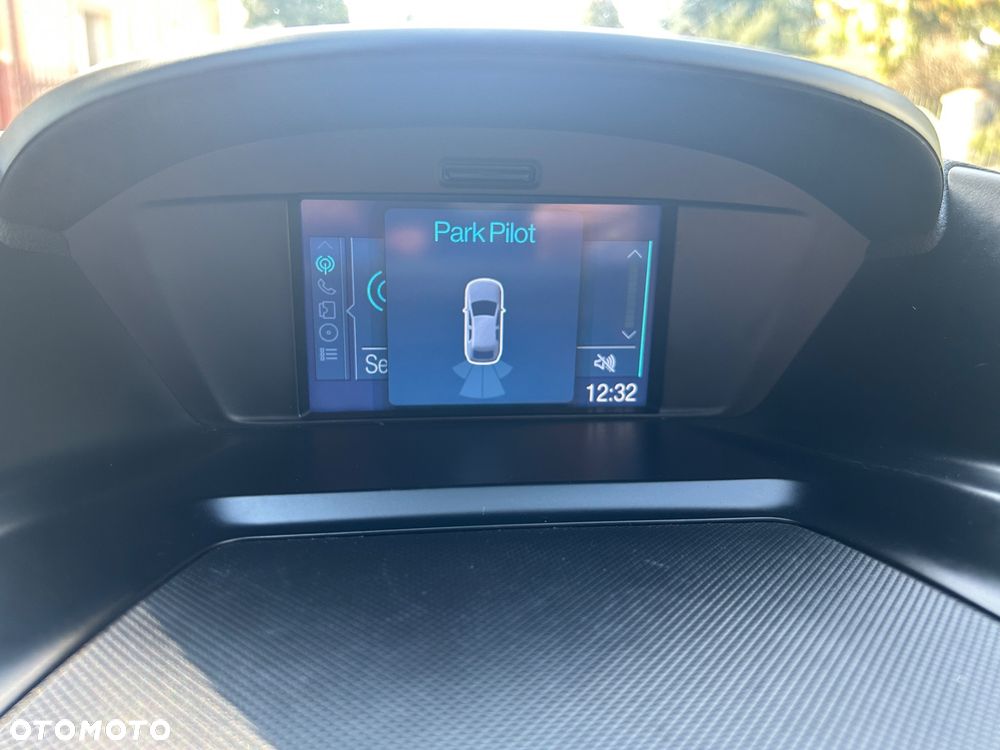 Ford Kuga 2.0 TDCi 2x4 Titanium - 19