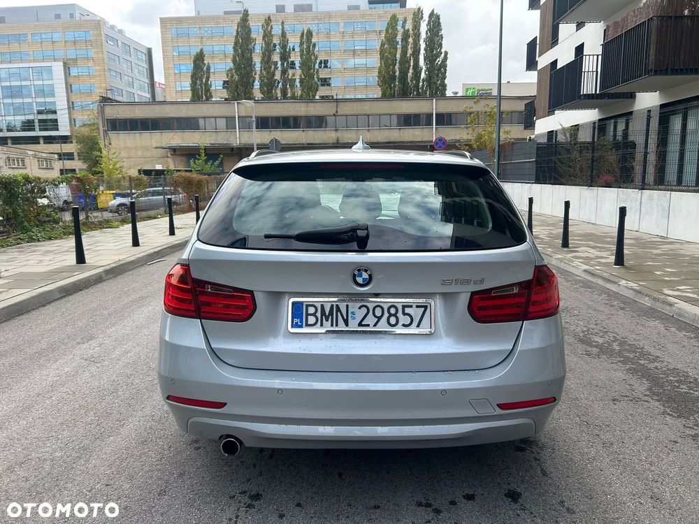 BMW Seria 3 318d Luxury Line - 20