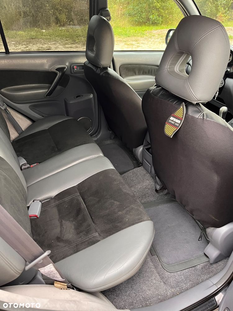 Toyota RAV4 2.0 D-4D 4x4 - 6