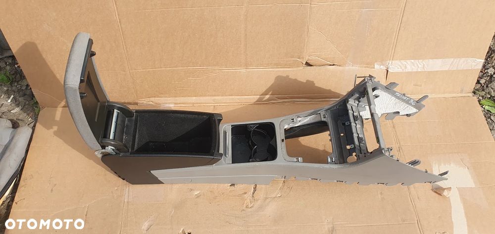 Tunel środkowy podłokietnik szary jasny VW Passat B6 - 6