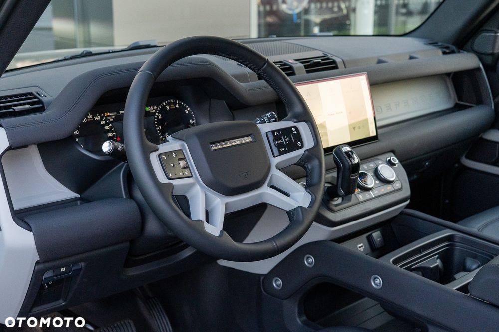 Land Rover Defender - 7