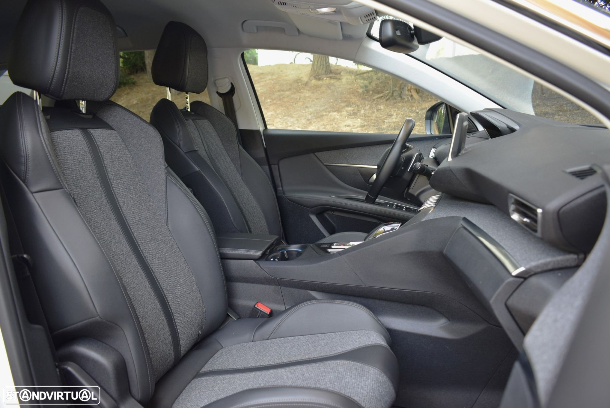 Peugeot 3008 1.2 PureTech Allure EAT8 - 32