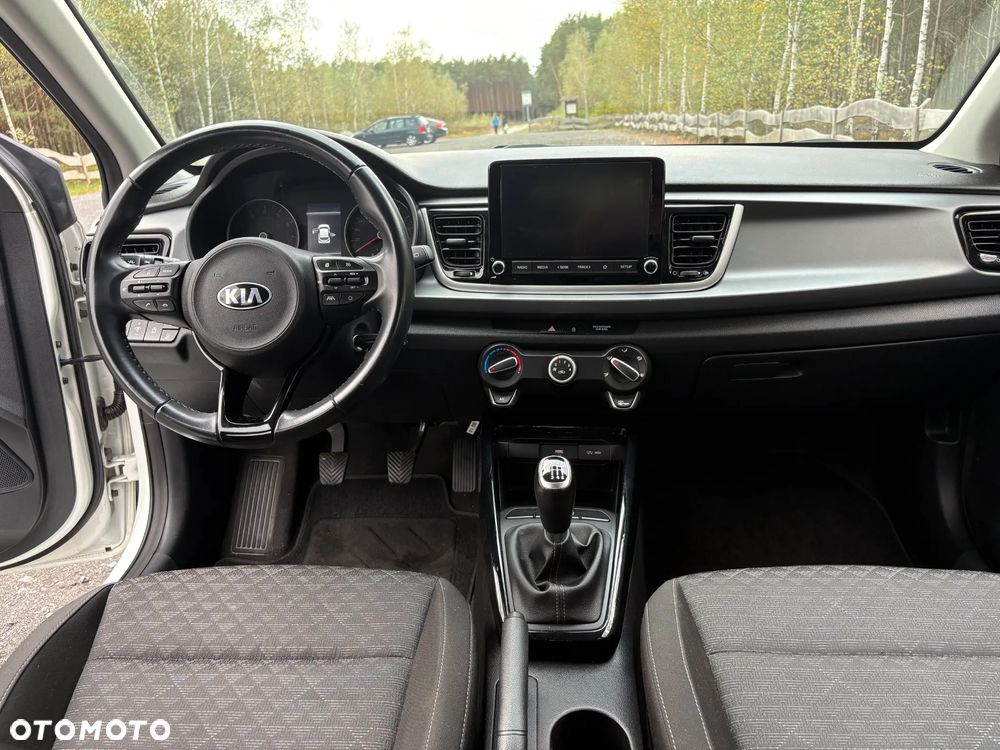 Kia Rio - 16