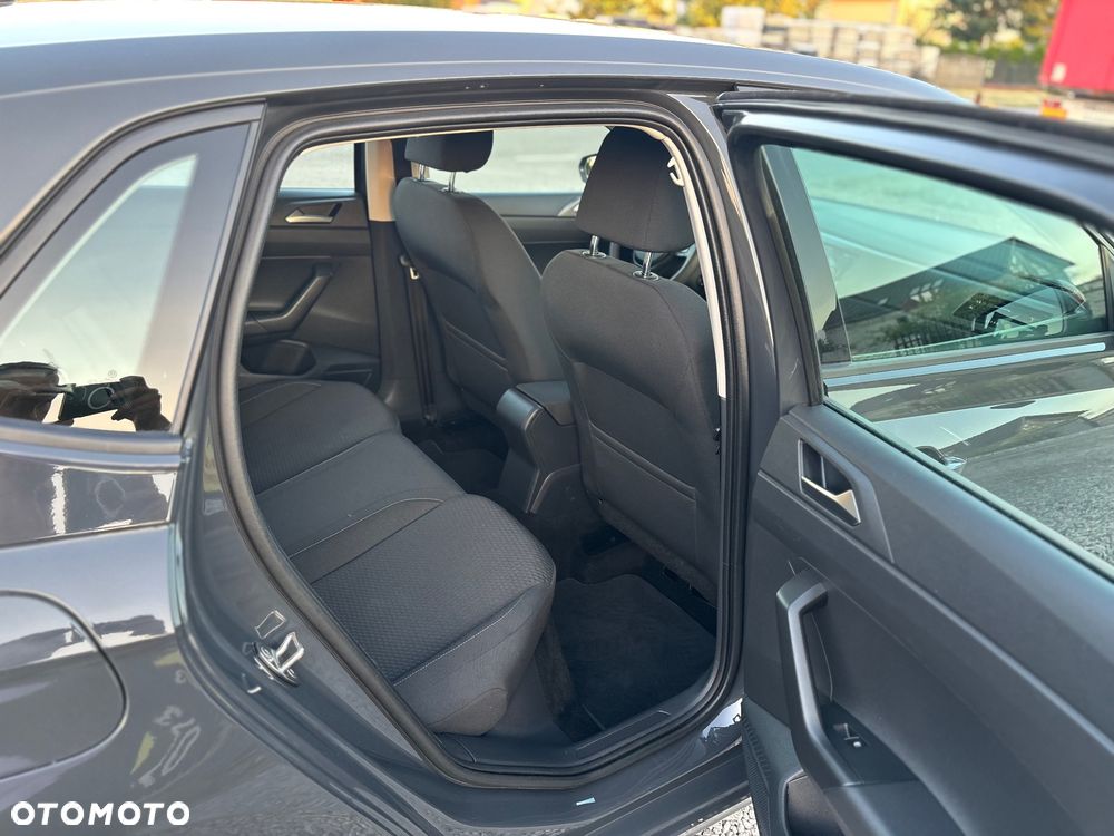 Volkswagen Polo - 12