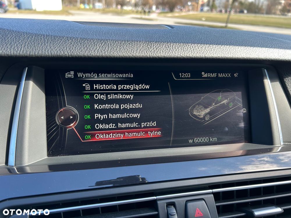 BMW Seria 5 520d - 33