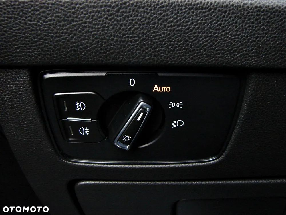 Volkswagen Passat 2.0 TDI SCR DSG (BlueM Tech) Highline - 31
