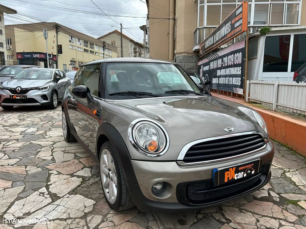 MINI 3 Portas One D - 10