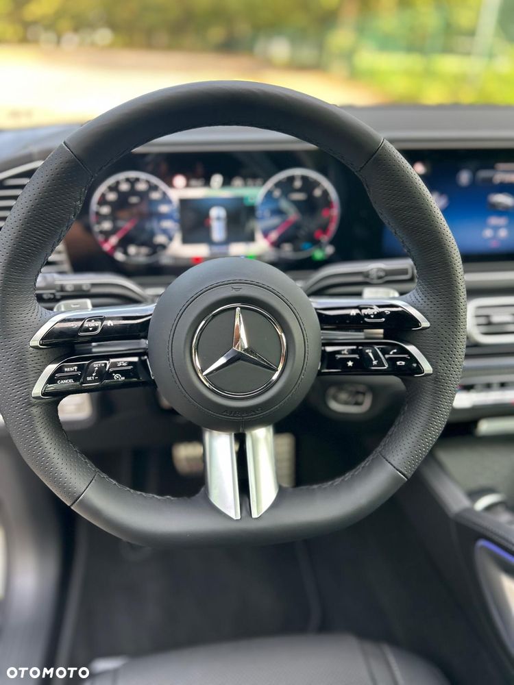 Mercedes-Benz GLS - 13