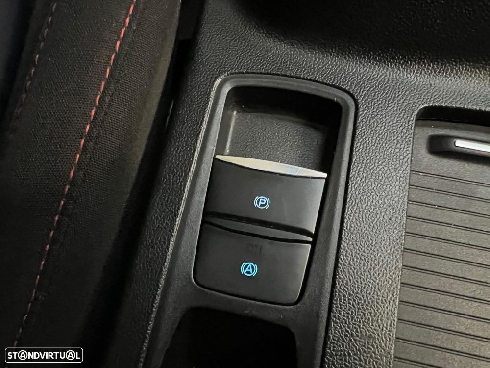 Ford Focus 1.0 EcoBoost MHEV ST-Line - 24