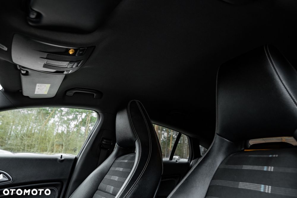 Mercedes-Benz CLA 250 4Matic 7G-DCT Sport - 40