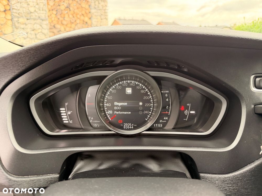 Volvo V40 - 23