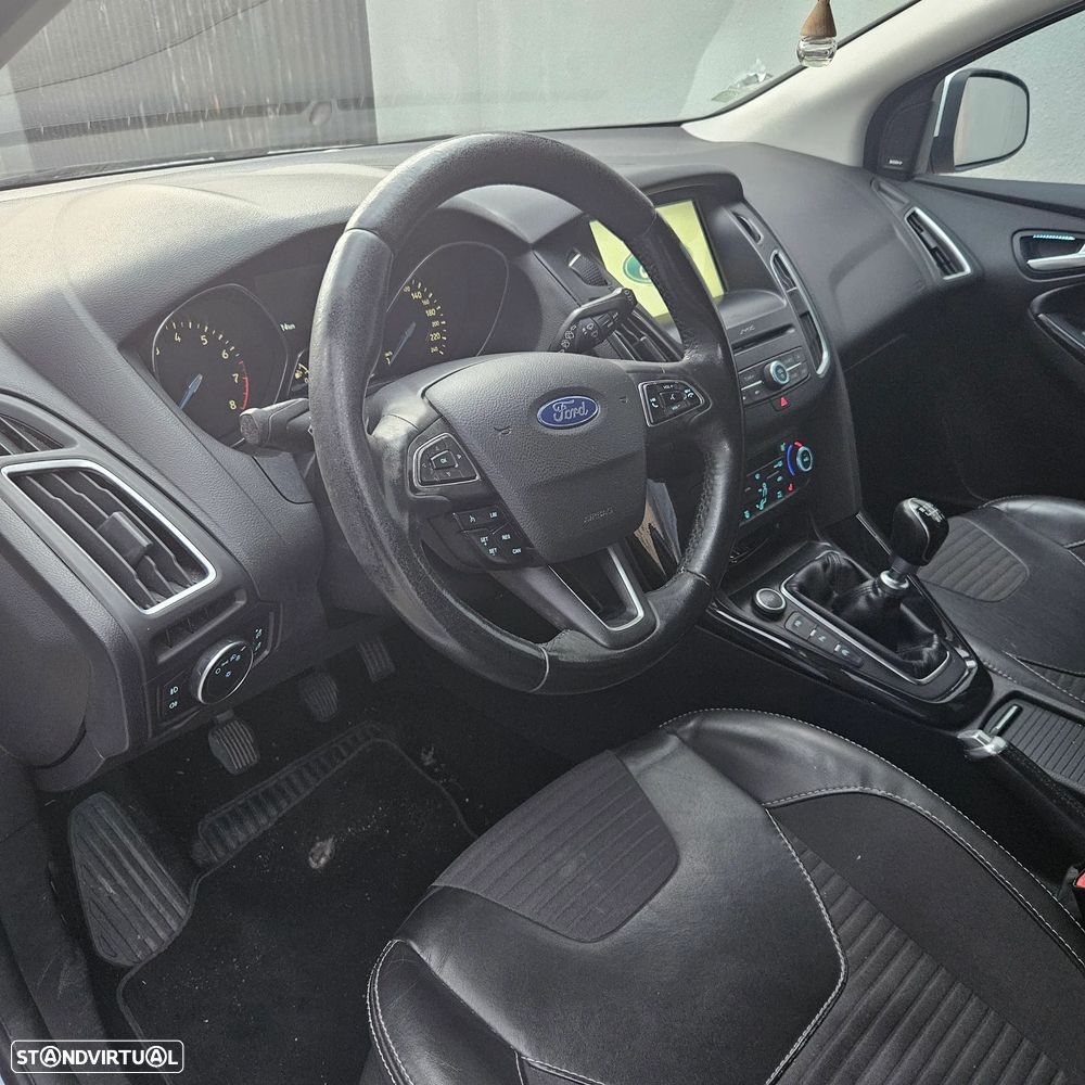 Ford Focus SW 1.0 EcoBoost S&S TITANIUM - 3