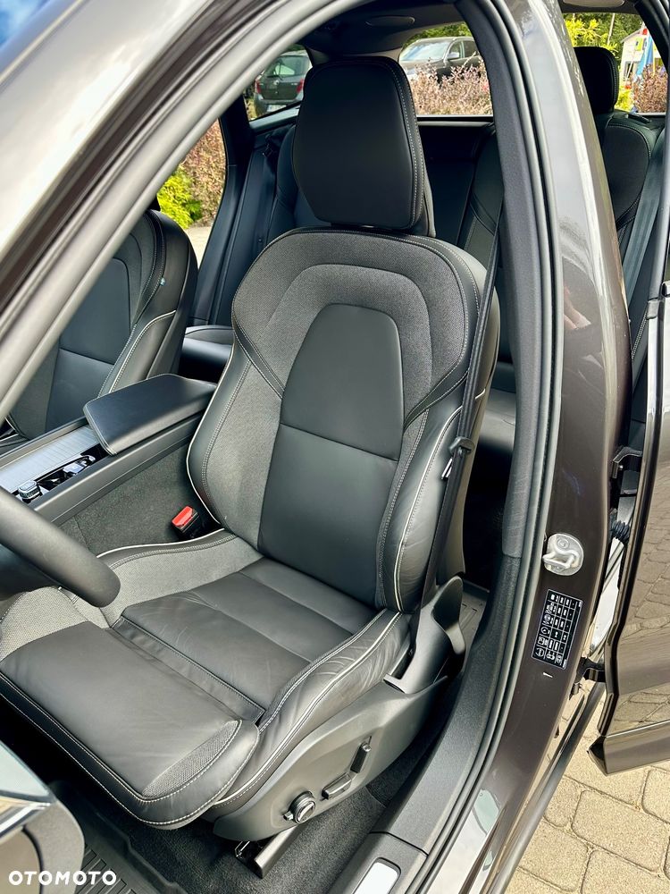 Volvo XC 60 B4 D AWD R-Design - 19
