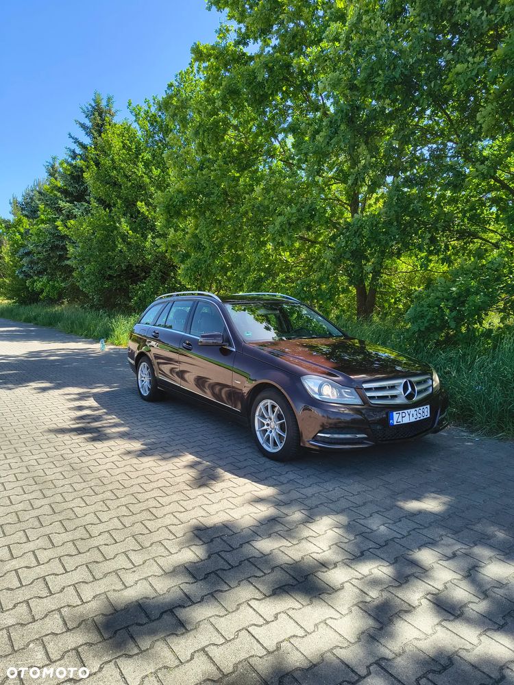 Mercedes-Benz C-Class 2011 photo 5