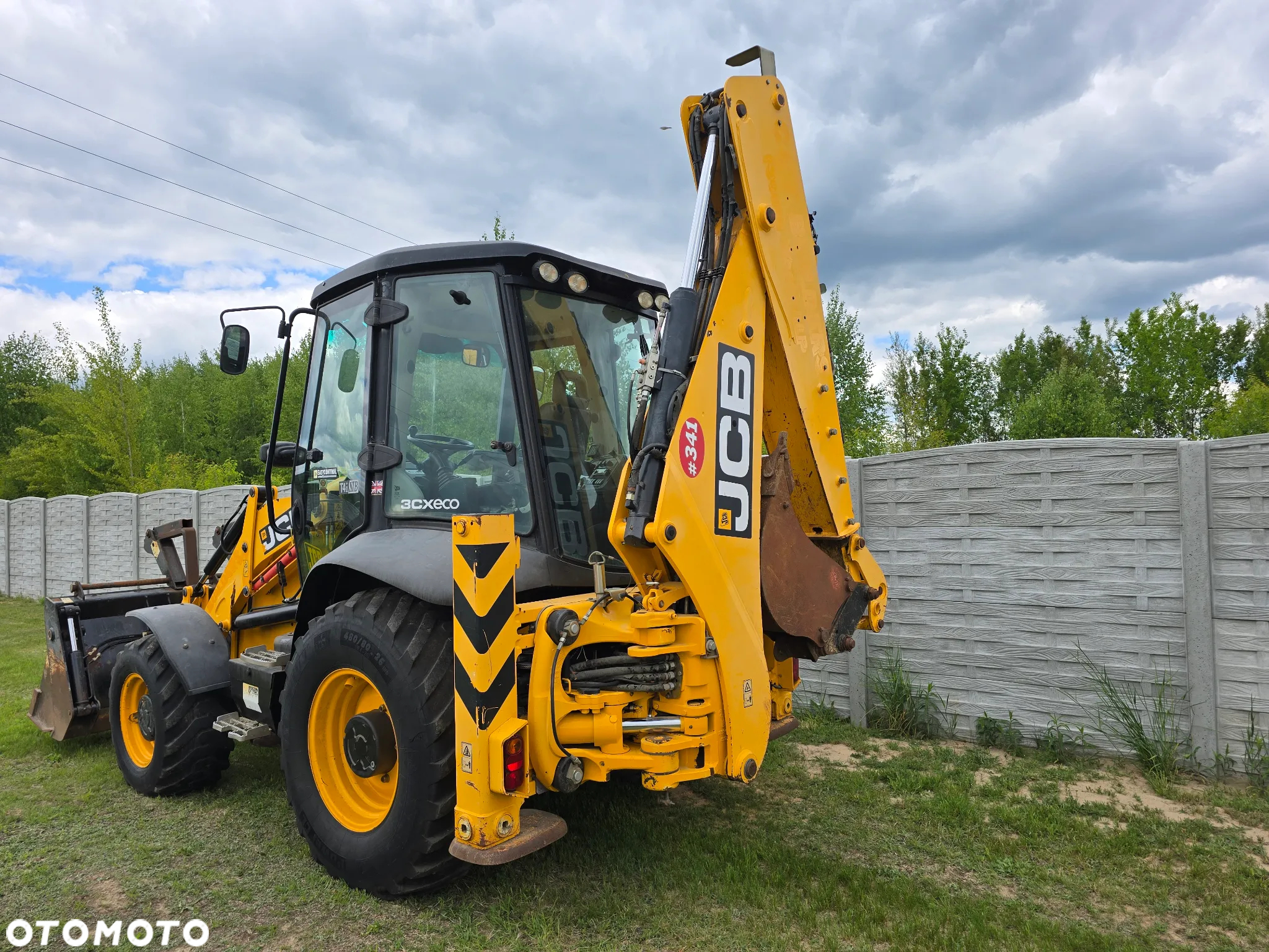 JCB - 8