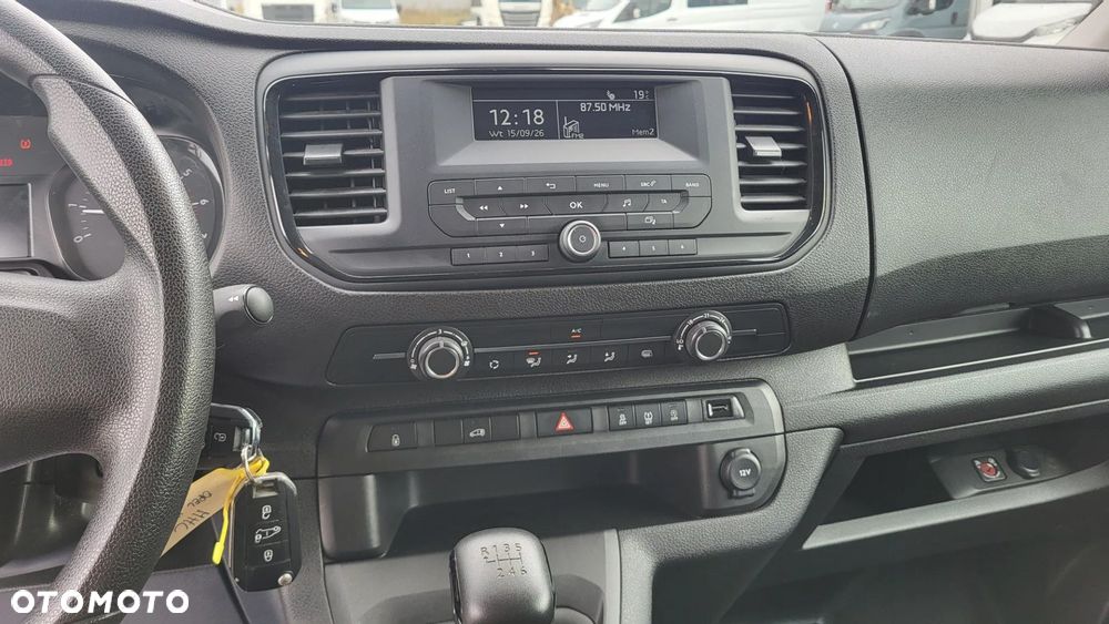 Opel Vivaro (4-d) 1.5 CDTI Long 2.7t (88kW FUR M) 120 KM M6 - 23