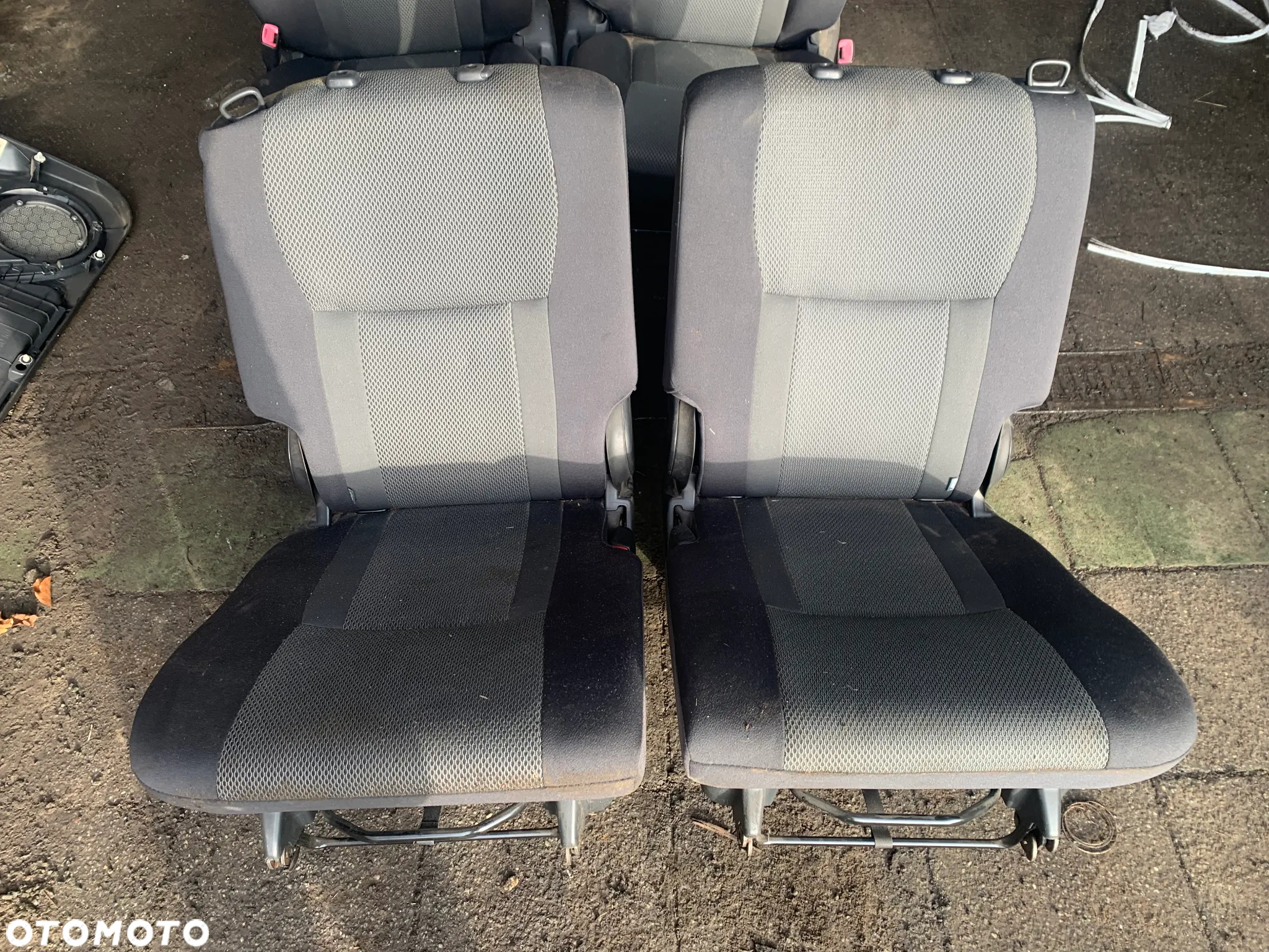 TOYOTA RAV4 II 3D FOTELE BOCZKI - 2