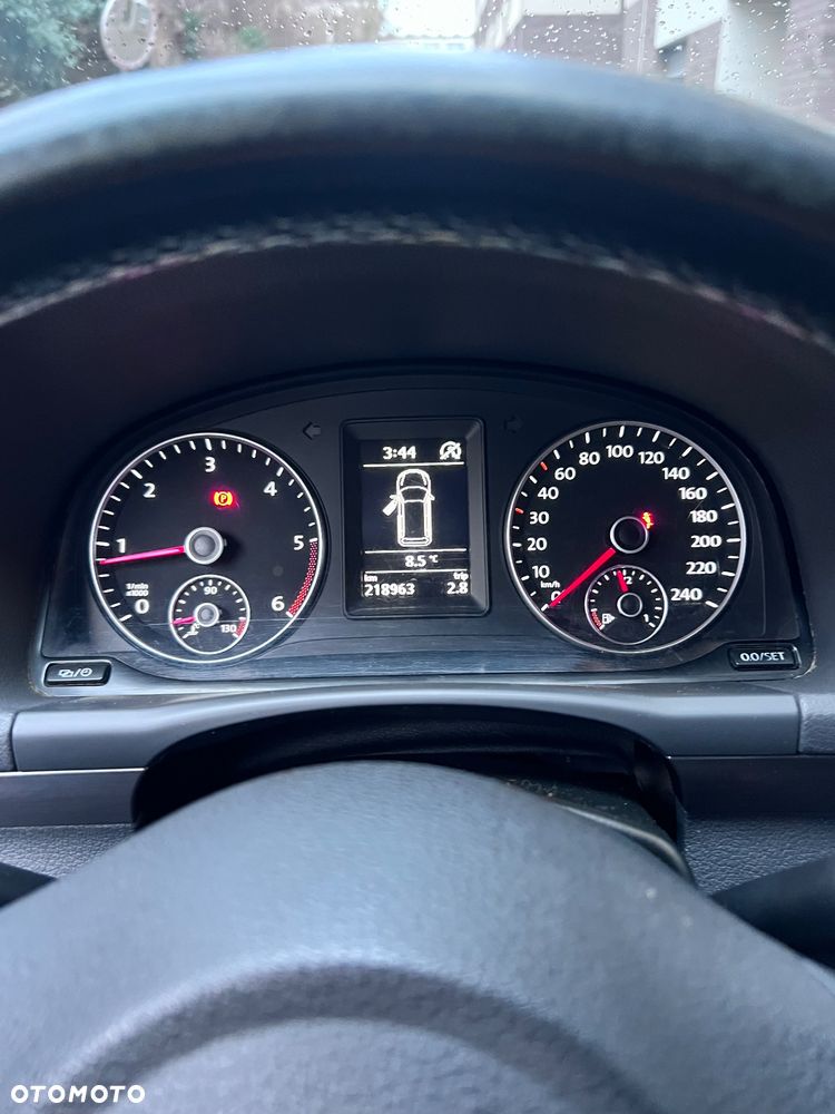 Volkswagen Touran - 17
