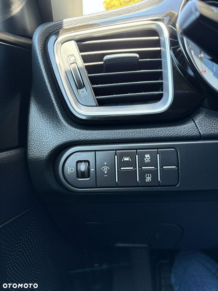 Kia XCeed 1.5 T-GDI L Business Line - 31